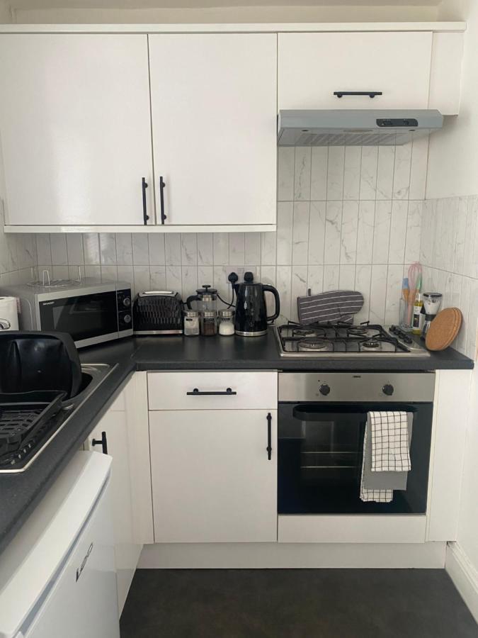 Stylish Central Basement Studio, With Outdoor Space Μπράιτον Εξωτερικό φωτογραφία